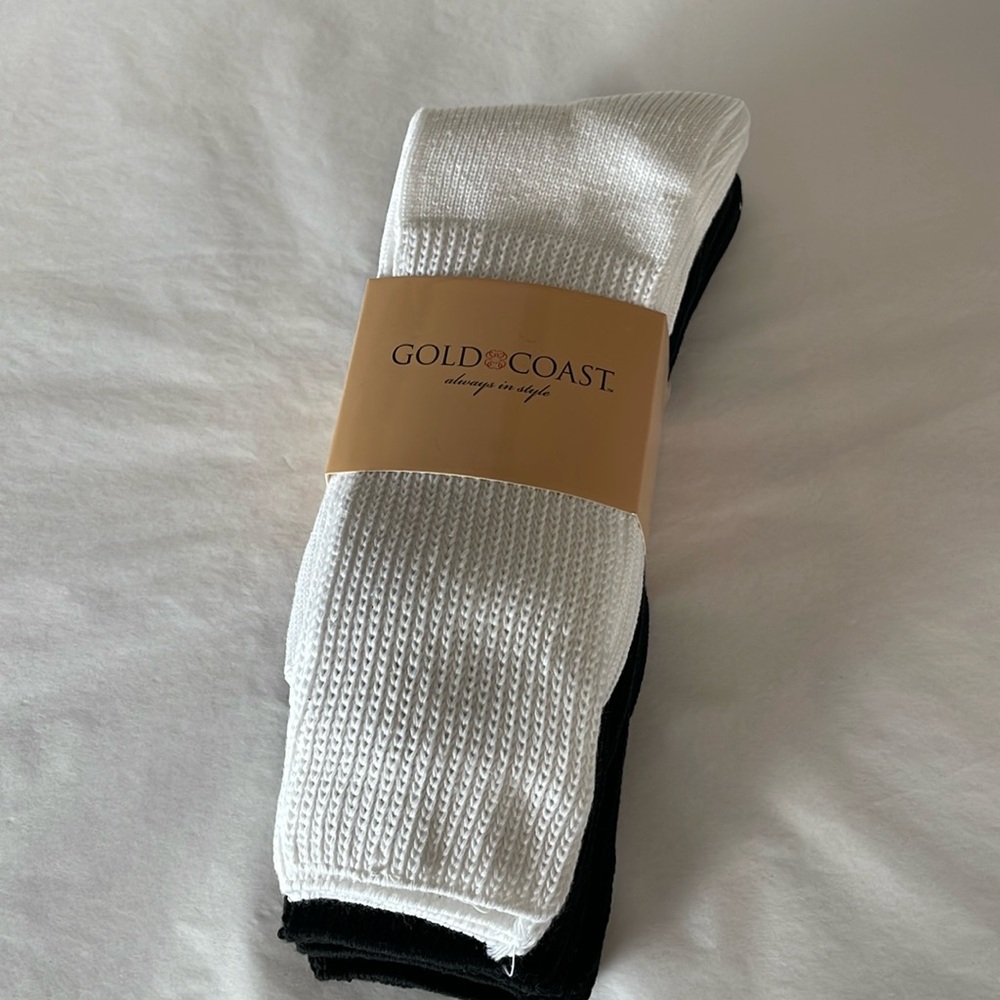 Socks Gold Coast 5 pack shoe size 6-12 sock size 10-13 white/black